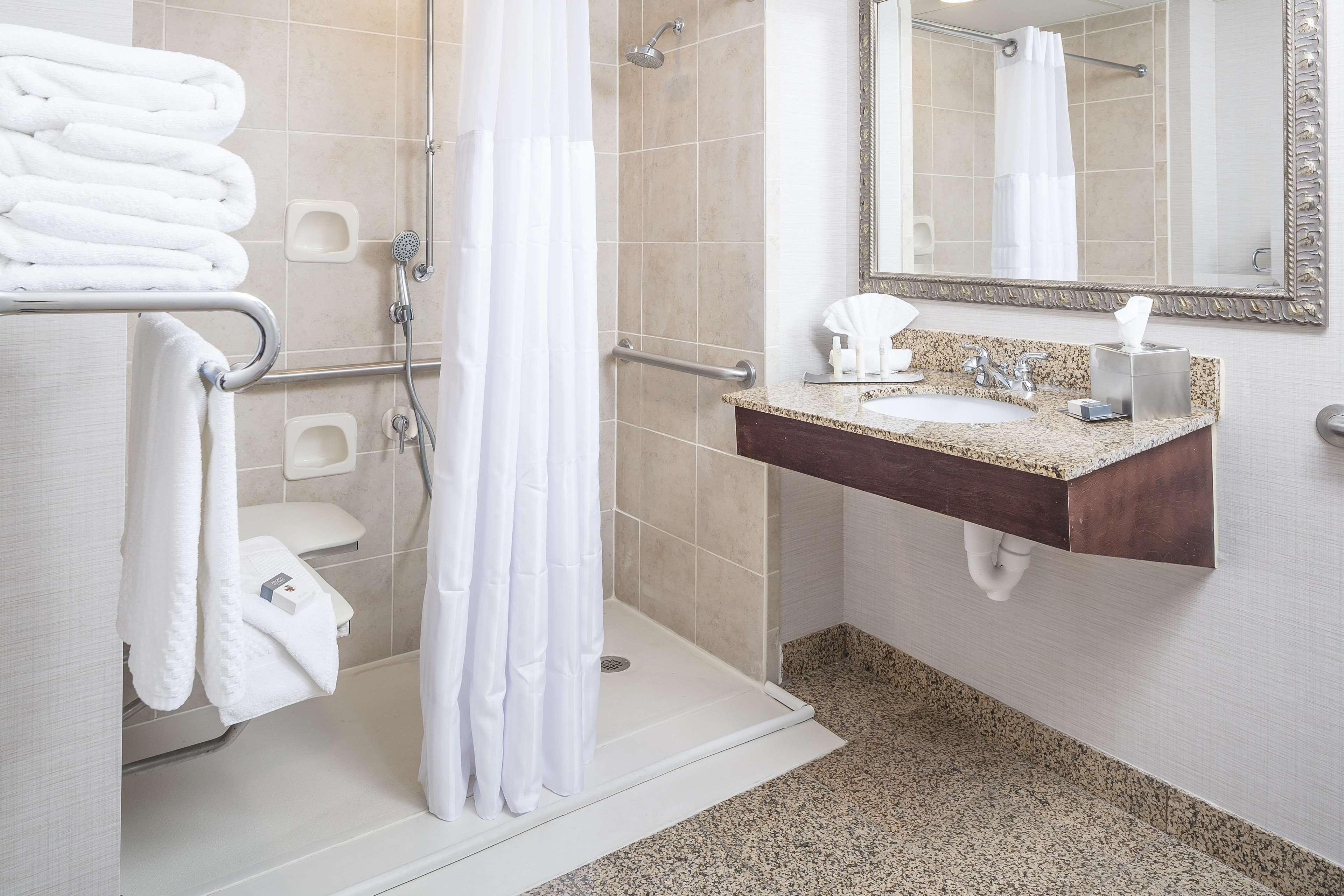 Doubletree By Hilton Boston-Milford Hotel Ngoại thất bức ảnh