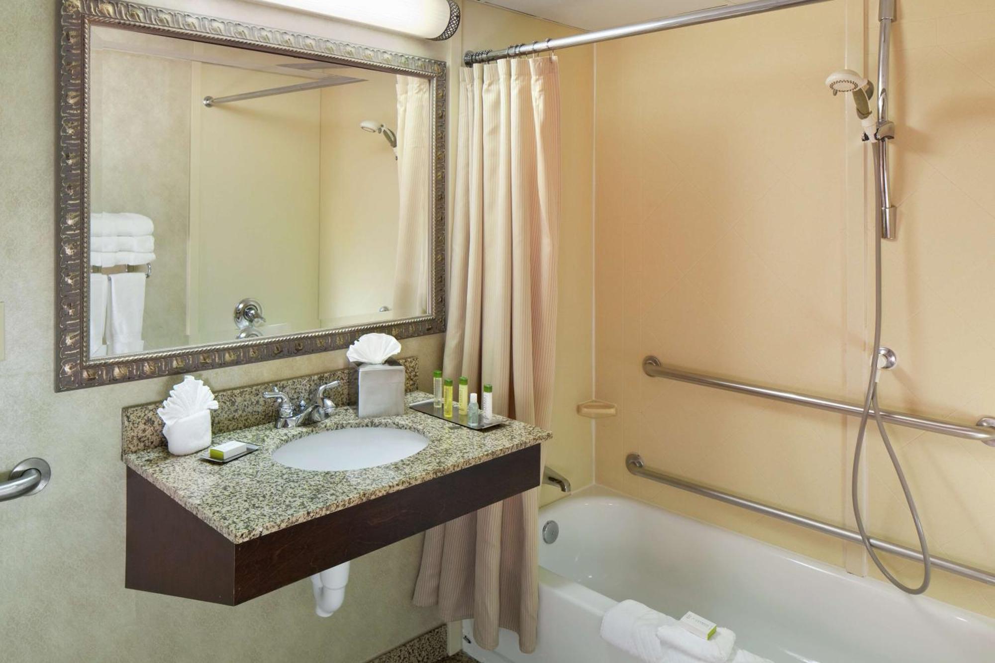Doubletree By Hilton Boston-Milford Hotel Ngoại thất bức ảnh